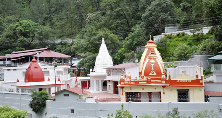 Kainchi Dham Nainital (Timings & Best time to visit) - Nainital Tourism